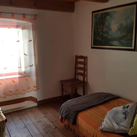 Jolie Maison De Village Calme Et Agreable Holiday home Sainte-Eugenie-de-Villeneuve