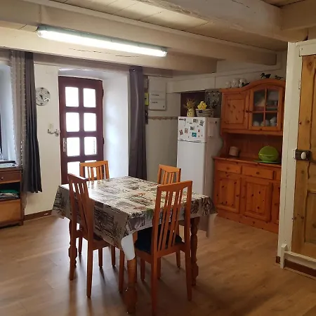 Jolie Maison De Village Calme Et Agreable Holiday home Sainte-Eugenie-de-Villeneuve